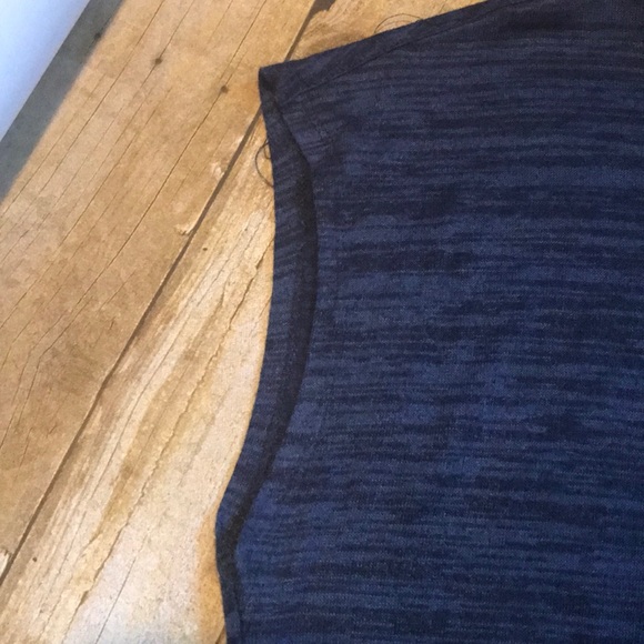 Basic Editions top - Picture 3 of 7